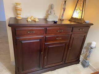 2 mesas, 6 sillas,aparador y mueble TV