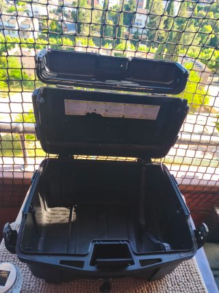 Maleta Givi Trekker 46L Negra/Plata