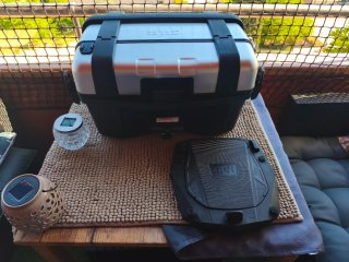 Maleta Givi Trekker 46L Negra/Plata