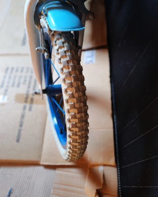 Bicicleta infantil azul