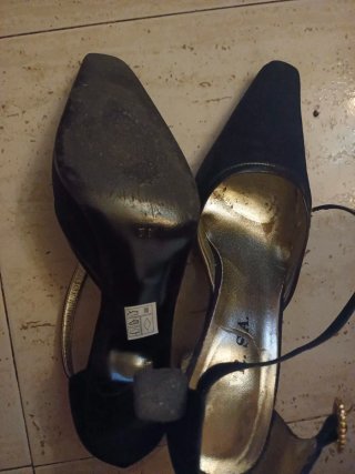 Zapatos negros de tacón y planos