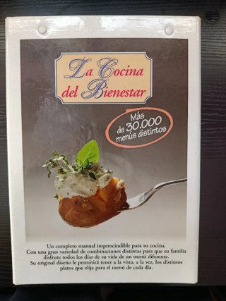 Lote 4 libros de cocina en castellano.