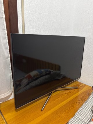 Smart TV Samsung Negra y Plateada