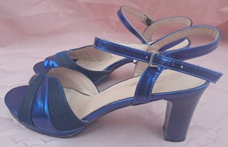 ZAPATOS AZULES DE TACON ANCHO  T-39