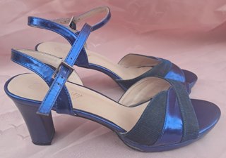 ZAPATOS AZULES DE TACON ANCHO  T-39