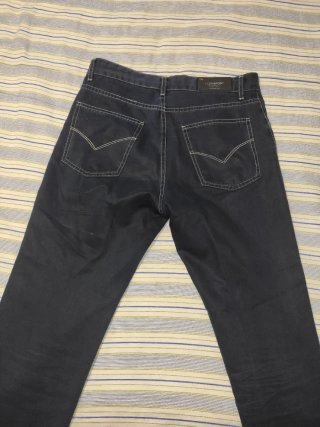 Pantalón vaquero azul marino