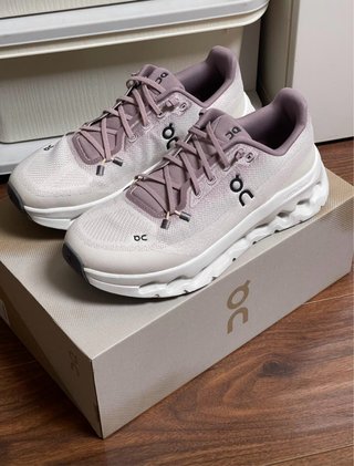Zapatillas On Cloud rosas y blancas