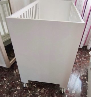 Cuna bebé madera blanca buen estado