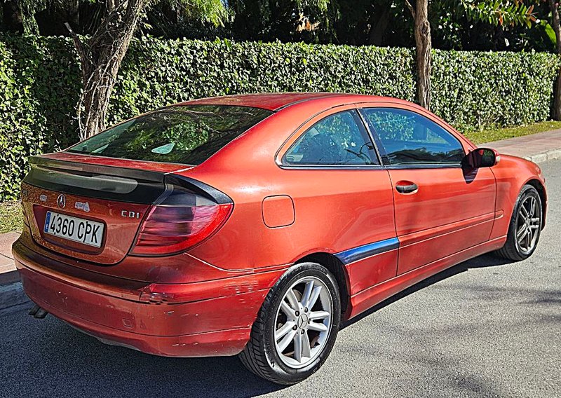Mercedes-Benz Clase C C 200 CDI Sportcoupe 3p 2004, foto 2