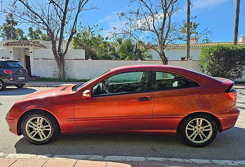 Mercedes-Benz Clase C C 200 CDI Sportcoupe 3p 2004, foto 17