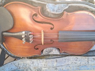 Violín con funda y arco