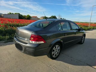 Opel Astra 2012