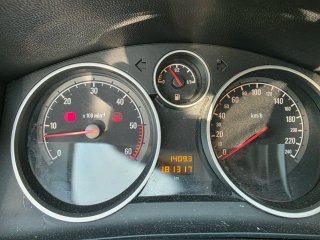 Opel Astra 2012