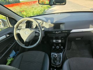Opel Astra 2012