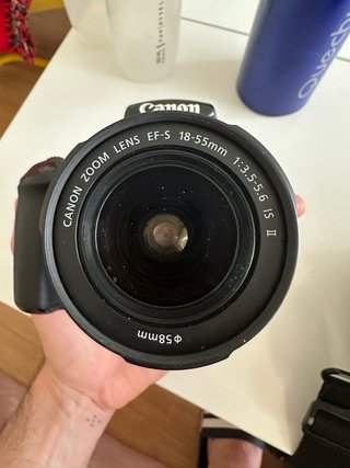 Canon EOS 1100D + Objetivo 18-55 IS II