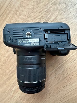 Canon EOS 1100D + Objetivo 18-55 IS II