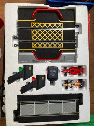 Scalextric C3 F1 Alonso R28 + Pit Box