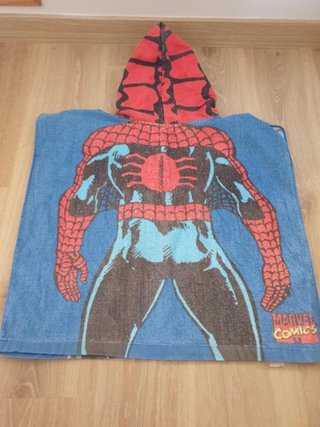 Toalla capa Spiderman infantil