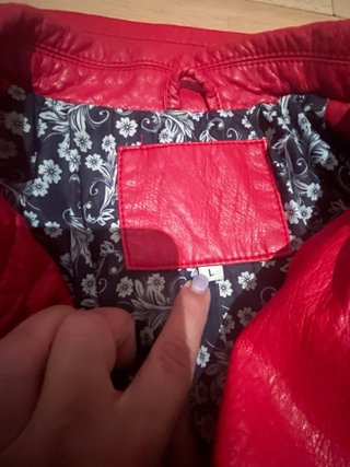 Cazadora roja efecto piel