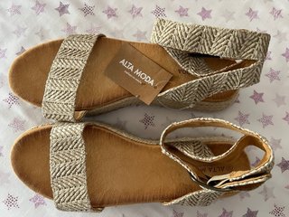 Nuevas Sandalias ALTA MODA Beige/Marrón Talla 40