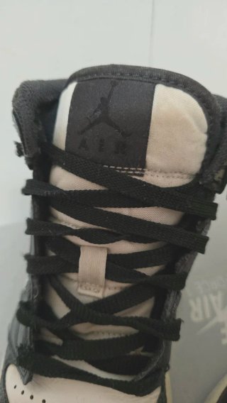 Jordan Air 1 Mid Zapatillas Negras y Blancas
