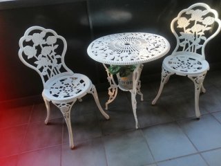 Tavolo e 2 Sedie in Ferro Bianco