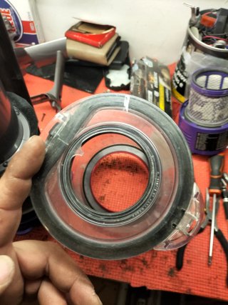 Dyson V10 Rivista