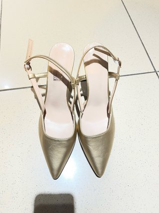 Zapatos de tacón dorados Talla 38