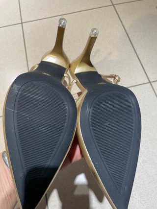 Zapatos de tacón dorados Talla 38