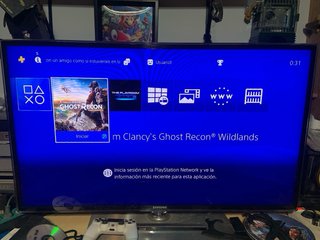 PS4 (PlayStation 4) Negra + Ghost Recon