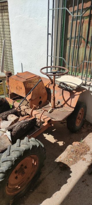 Dumper con gran plataforma de trabajo.