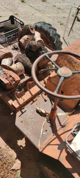 Dumper con gran plataforma de trabajo.