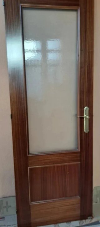 Puerta interior madera con cristal