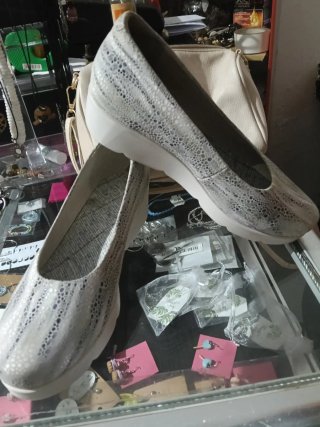 Bailarinas beige y grises