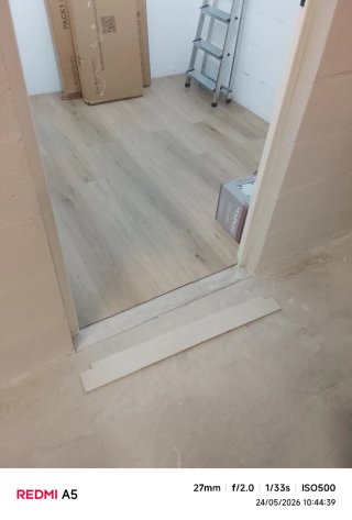 Colocación de suelo en trsteros