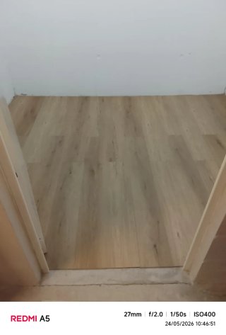 Colocación de suelo en trsteros
