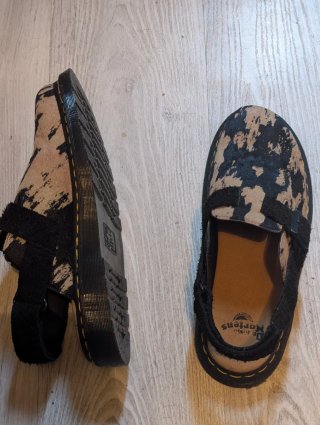 Zapatillas Dr. Martens Beige y Negro