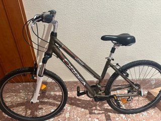Bicicleta sin usar con cámaras nuevas mas repuesto