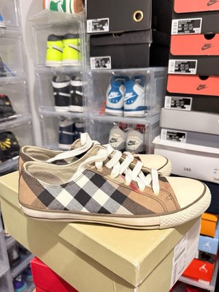 Zapatos Burberry Talla 41 Beige/Rojo