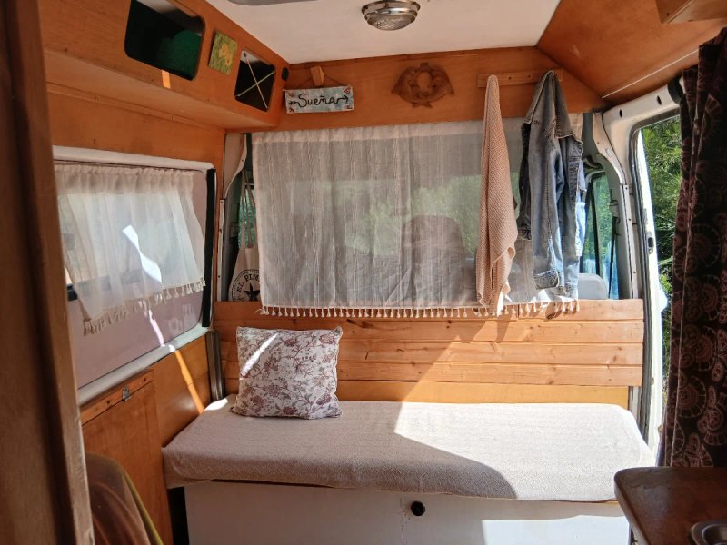 Furgoneta Camper Volkswagen LT35 lista para viajar - foto 1