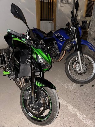 Kawasaki Z800e Naked Negra/Verde