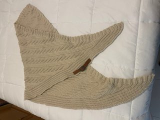 Poncho Tejido Beige con Hebilla