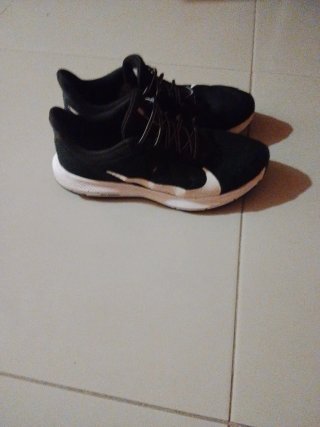 Tenis Nike Running Negros y Blancos