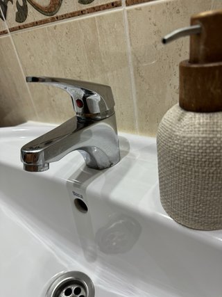 Lavabo Roca + Grifo