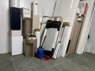 Mobiliario Tienda: Luces y Estantes