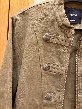 Chaqueta MNG verde militar