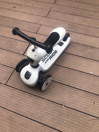 Patinete Scoot and Ride blanco