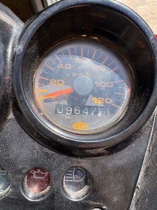 Yamaha Aerox Roja y Blanca