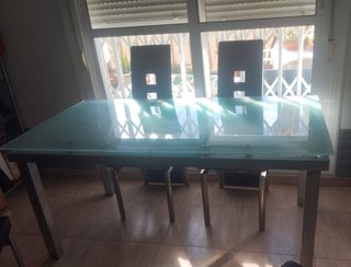 Mesa extensible cristal templado y metal