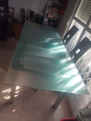 Mesa extensible cristal templado y metal